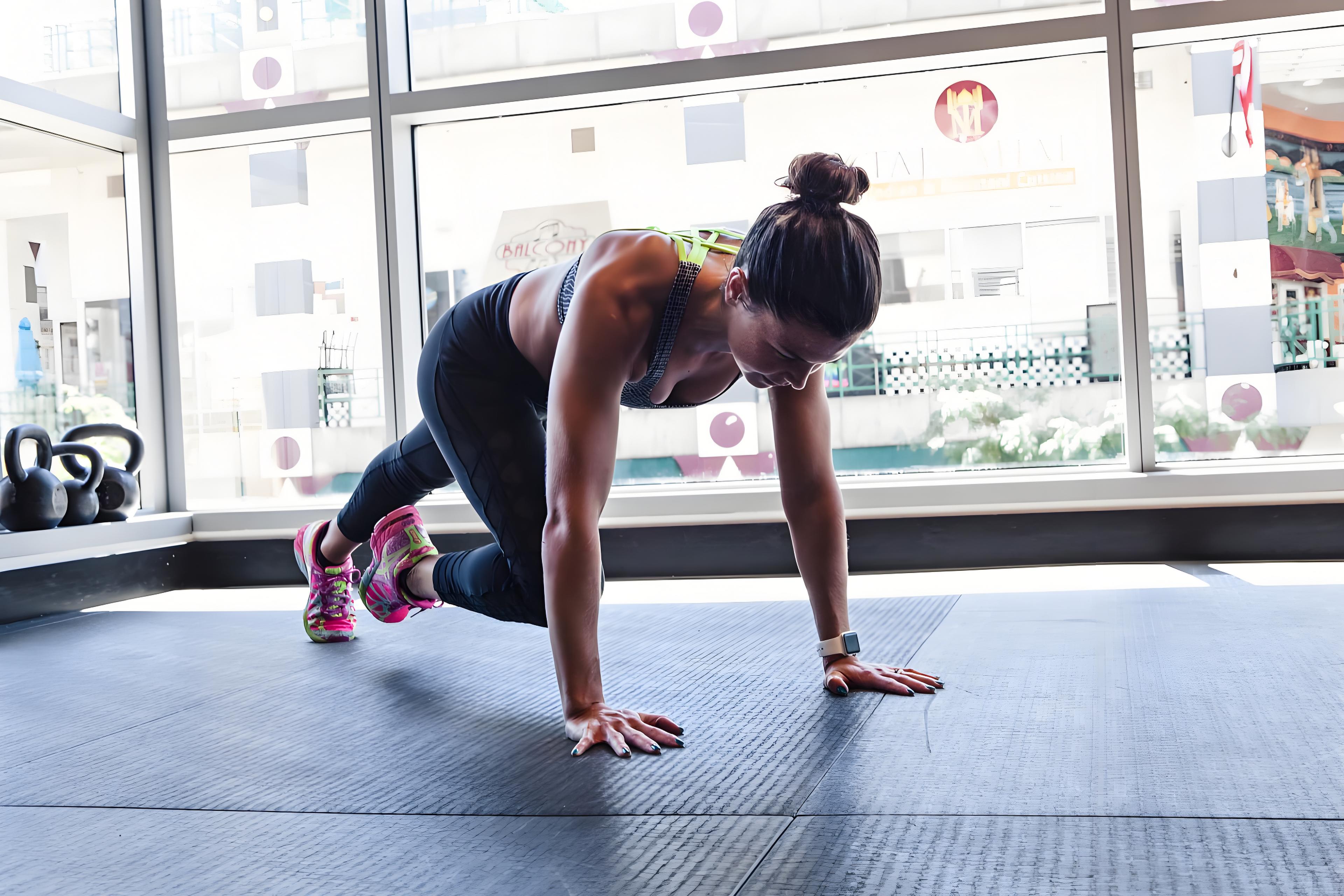 家庭主妇居家减脂指南！3个家务燃脂法+2款食谱，兼顾家务不费力